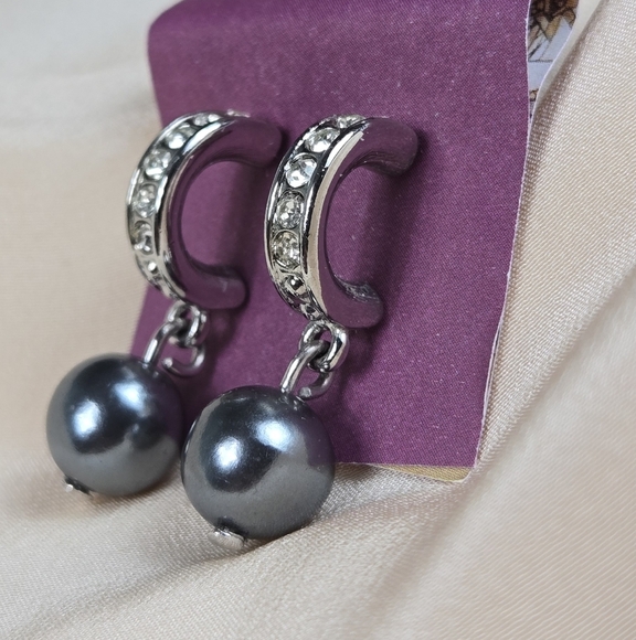 Silver Tone Rhinestones Gray Fuax Pearl Drop Earrings - Picture 17 of 17